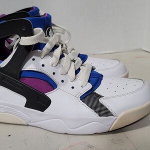 Nike Men's White Blue Black Purple Athletic Shoes